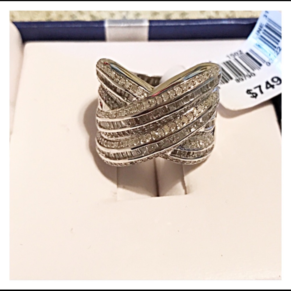 SS Diamond Ring - Picture 8 of 16